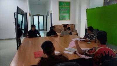 Berkas Perkara Lengkap, Polsek Pesisir Tenga Polres Pesisir Barat Limpahkan Tersangka Pencurian Ke Kejaksaan