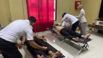 Pastikan Kesehatan Saat Pengamanan Pemilu 2024, Biddokes Polda Lampung Cek Kesehatan Personil