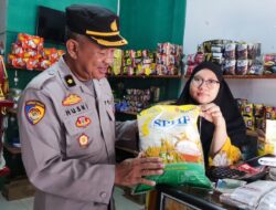 Polres Lamtim Lakukan Pengecekan Bahan Pokok Di Sejumlah Pasar