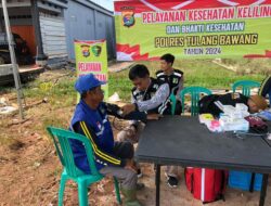 Polres Tulang Bawang Kerahkan Personel Bantu Warga Terdampak Bencana Angin Puting Beliung