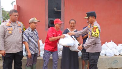 Polresta Bandar Lampung Gelar Bakti Sosial Bagi Warga Terdampak Banjir di Bandar Lampung