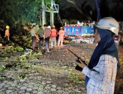 Srikandi PLN Rela Tak Pulang Agar Lebaran Tetap Terang