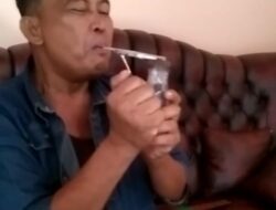 Polisi Buru ‘Abang Jago’ Lampung Timur Saat Asik Konsumsi Diduga Sabu