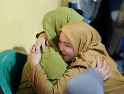 Walikota Eva Dwiana Melayat dan Salurkan Santunan Uang Duka Korban Kecelakaan Kerja