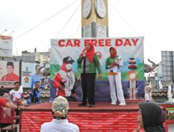 Walikota Eva Dwiana Hadiri Car Free Day di Tugu Adipura Bandar Lampung