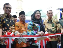 Peresmian Jembatan Penyeberangan Orang (JPO) Siger Milenial di Halaman Masjid Agung Al-Furqon