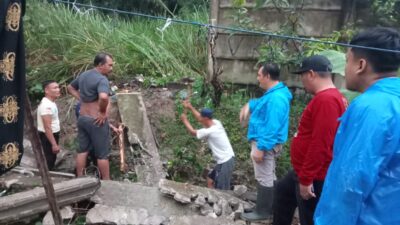 Pemerintah Kota Bandar Lampung Menerjunkan Tim Untuk Memperbaiki Talud yang Jebol di Jalan Pangeran Tirtayasa