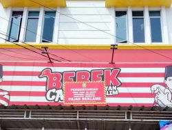 Belum Bayar Pajak, Reklame Bebek Carok Tretan Muslim Ditempel Stiker Merah