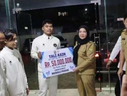 Mengharumkan Nama Indonesia dan Kota Bandar Lampung di Tingkat Asia Tenggara Bunda Eva Memberikan Penghargaan