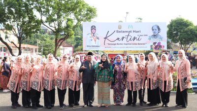 Peringati Hari Kartini, Pejabat Pemkot Berkebaya